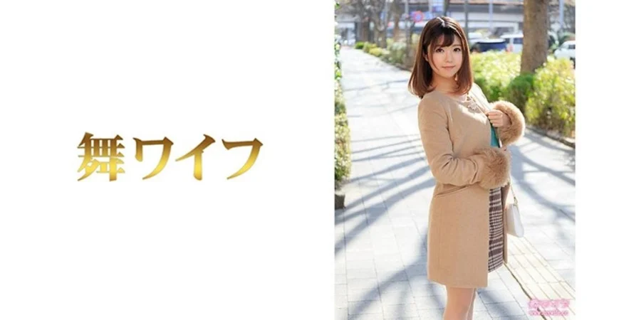 俄罗斯少女被精液填满的屁股